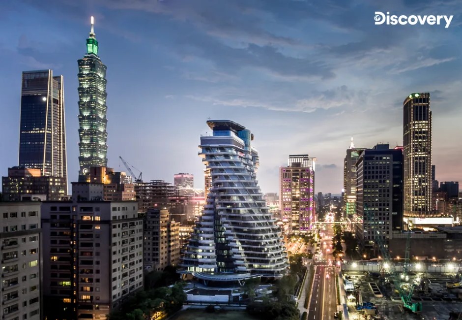 台北市信義區的建築地標「陶朱隱園」，歷經11年打造完成，13日登上Discovery（探索頻道）全新節目。 image source：Discovery提供