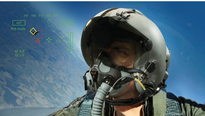 美國空軍的「聯合頭盔瞄準系統」，能將作戰訊息投射到頭盔上。 圖 : 翻攝自US Airforce