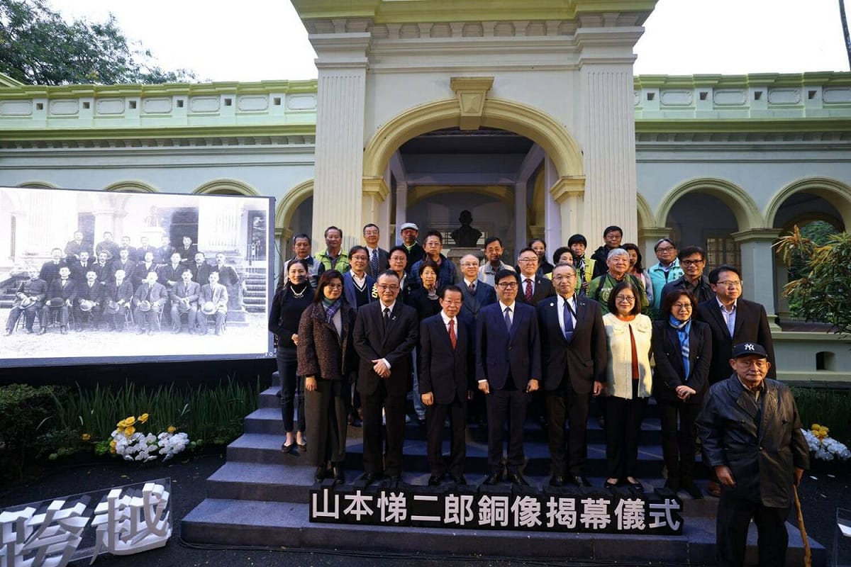 山本悌二郎銅像重回橋頭糖廠揭幕式。 圖：高雄市政府/提供