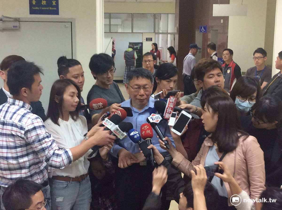 面對姚立明的唱衰，柯文哲輕鬆回應「他有他的看法，聽聽就好」、「離選舉還久，不用緊張」。 新頭殼資料照片