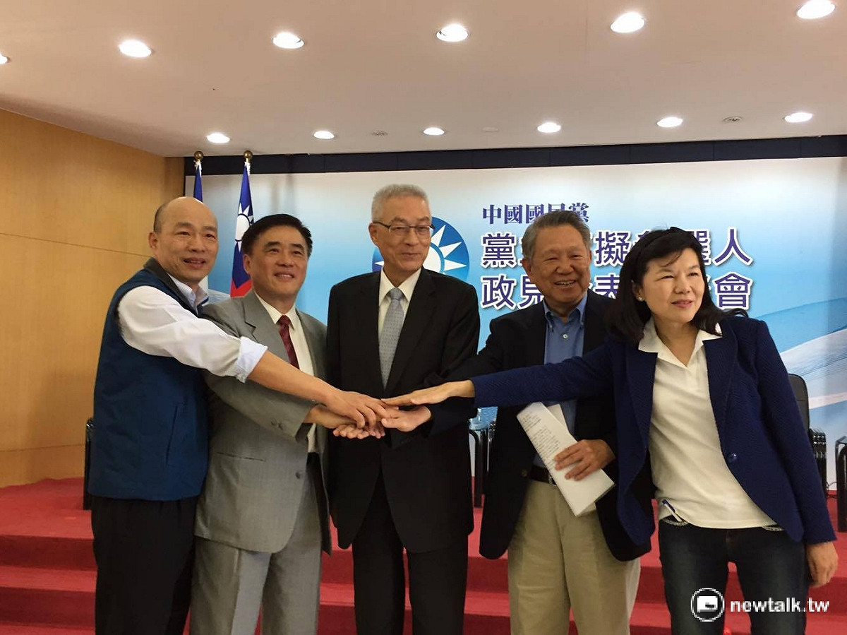 國民黨立法院黨團10日舉辦「黨主席擬參選人政見發表會」，5位擬參選人都出席，獨缺國民黨主席洪秀柱。 圖：鄭佑漢/攝