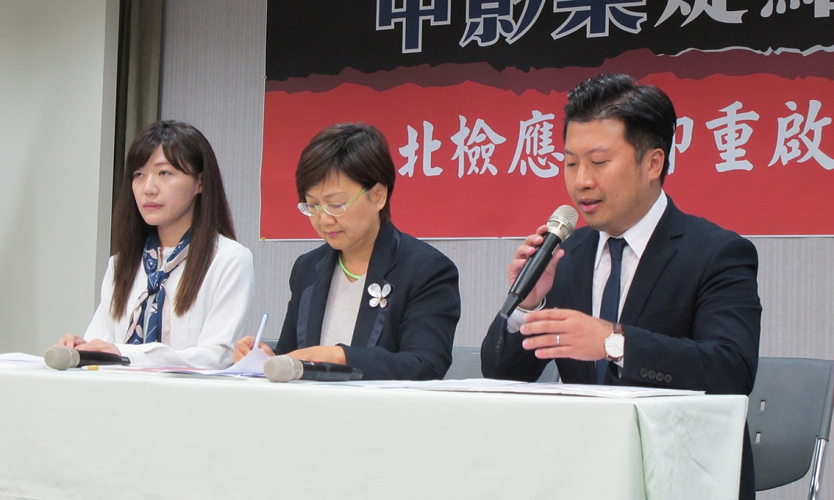 民進黨副秘書長徐佳青11日與發言人張志豪、吳沛憶召開記者會表示，國民黨賤賣「三中」疑點重重，北檢應該重啟調查。 圖：林朝億/攝。