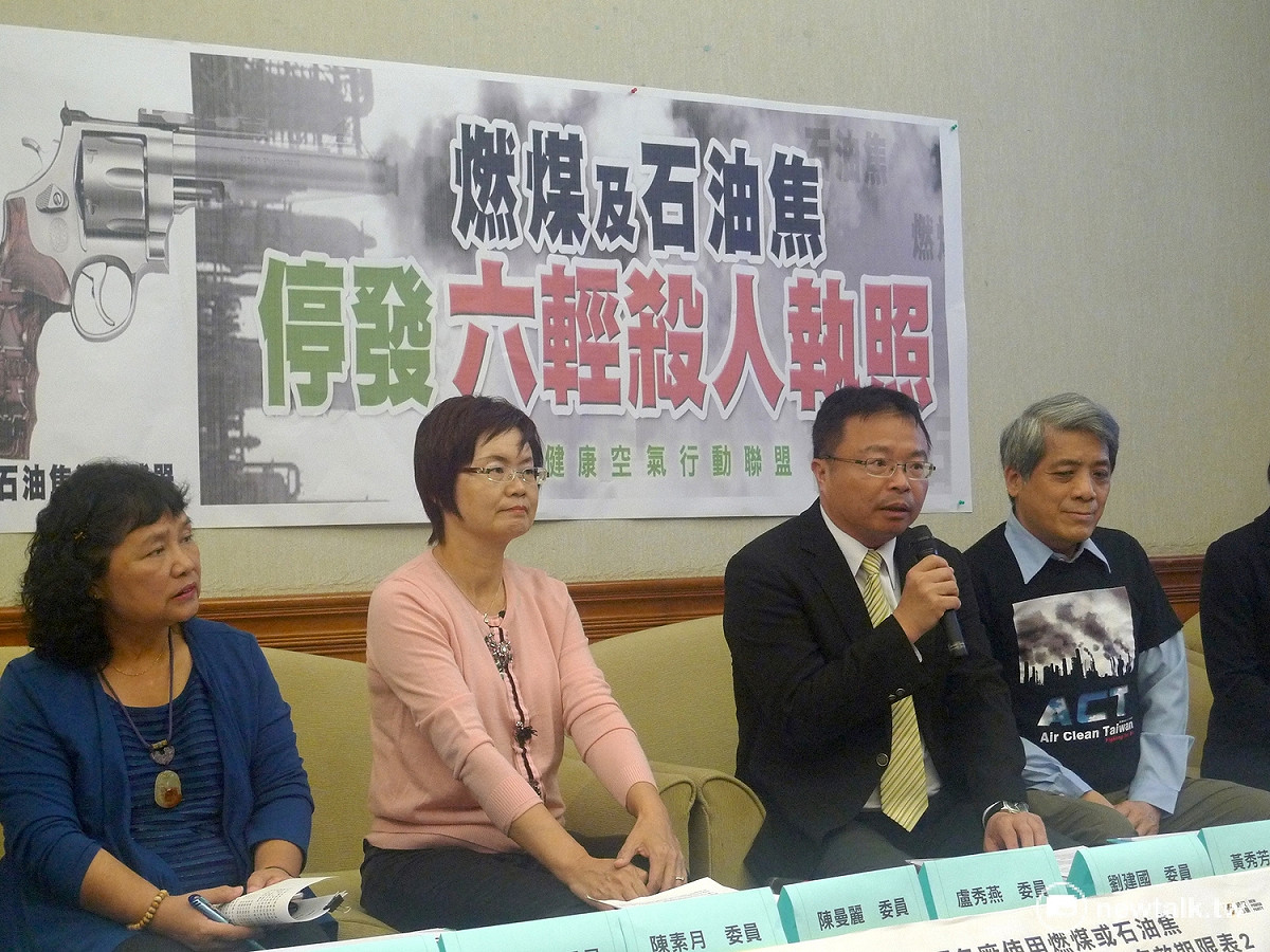 立委洪宗熠強調，經濟部與台電曾評估，減量20%對供電並無影響， 圖：汪少凡／攝