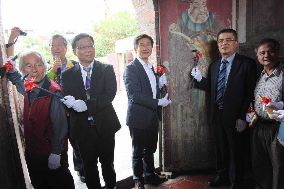 鹿港龍山寺門神下班去！ 五門古蹟修復今辦退駕儀式