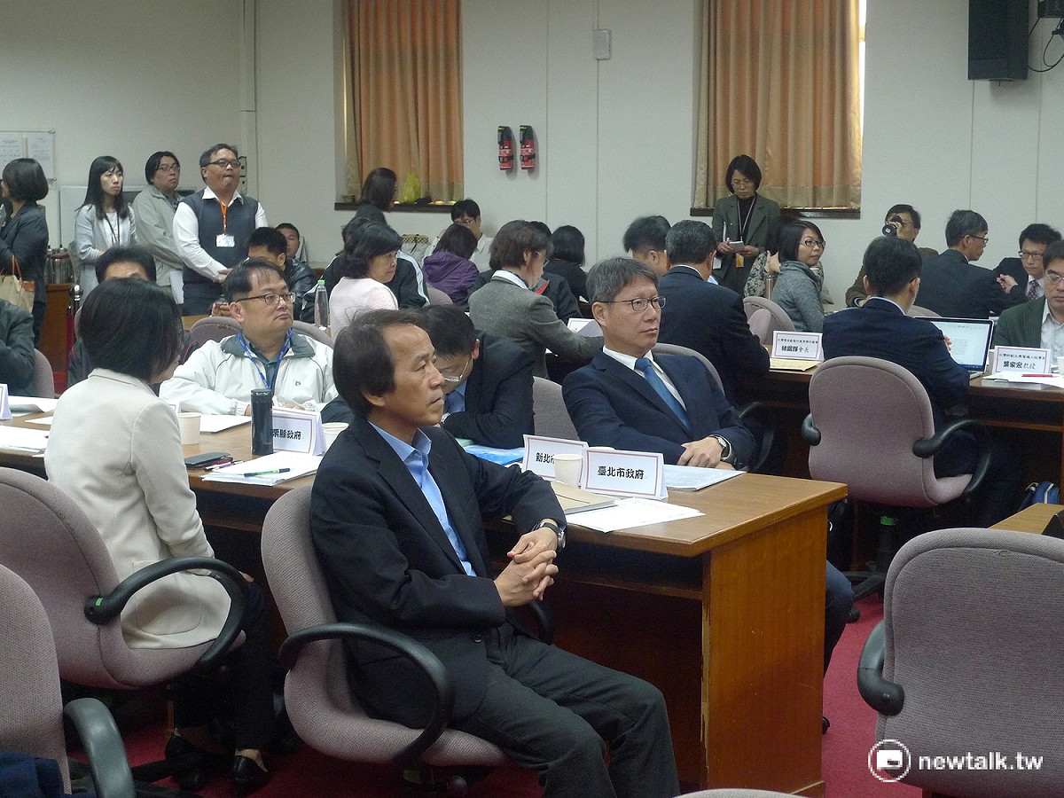 立法院舉行「前瞻基礎建設計畫」公聽會，縣市首長出席。 圖：汪少凡／攝