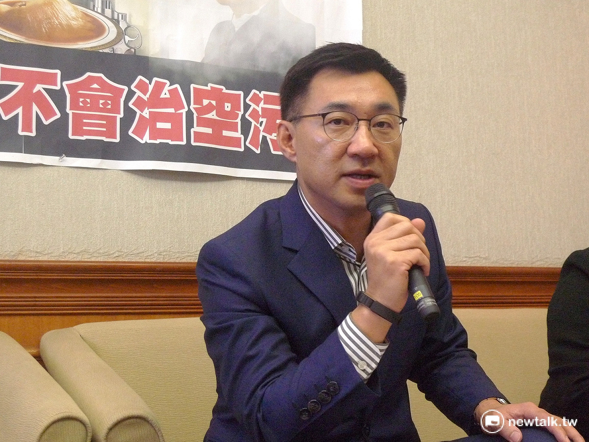 國民黨立委江啟臣表示，大型空污防治計畫，應有政委負責統合，不能只丟給經濟部與環保署。 圖：汪少凡／攝