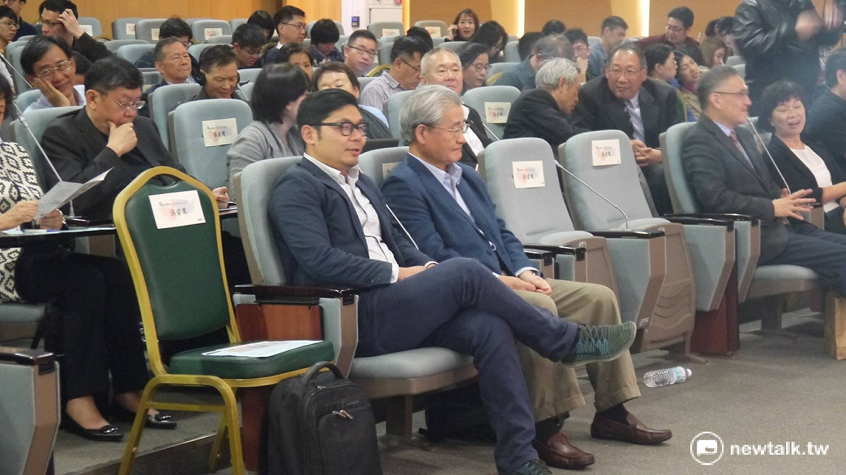 立法委員許毓仁、前行政院長毛治國以及前文化部長龍應台。 圖：鍾孟軒/攝