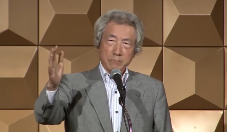 小泉進次郎父親小泉純一郎以一頭蓬鬆的銀灰色頭髮成為招牌。 圖：翻攝網路