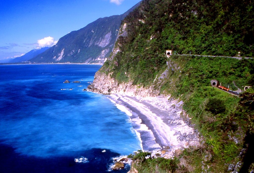 花蓮縣的山海美景，一向是登山客的最愛。 圖:翻攝自網路。