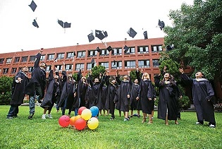 為搶招生，中山大學祭出學碩博士七年一貫計畫。 圖:中山大學提供。