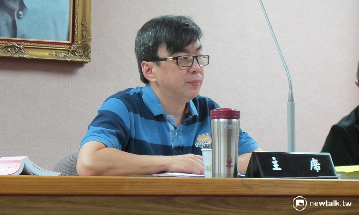 立法院司法及法制委員會主席段宜康19日主持會議時表示，他是現場最心平氣和的。 圖：林朝億/攝