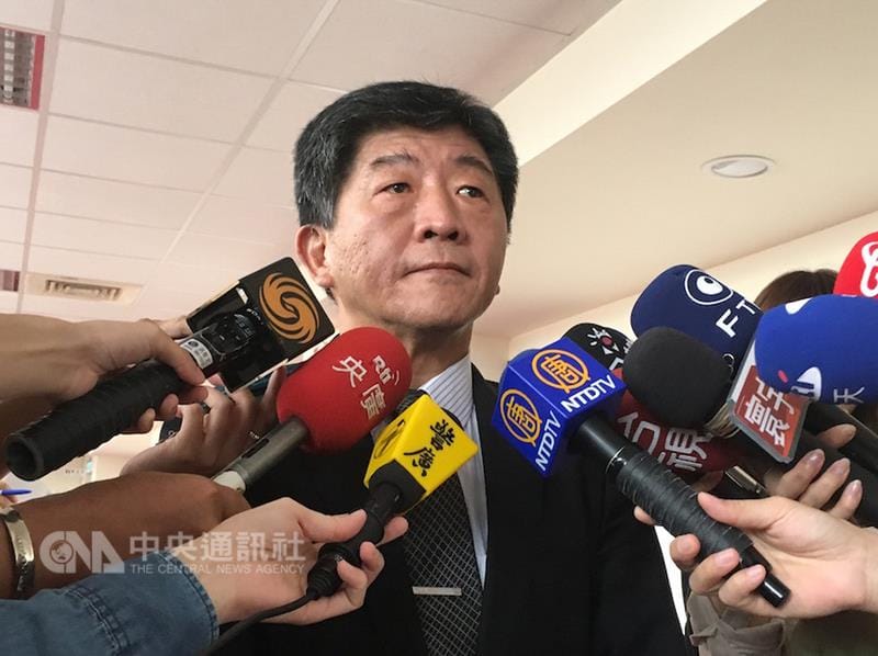衛福部長陳時中表示，戴雞蛋奧辛含量超標下午3時全部下架。 圖：中央社