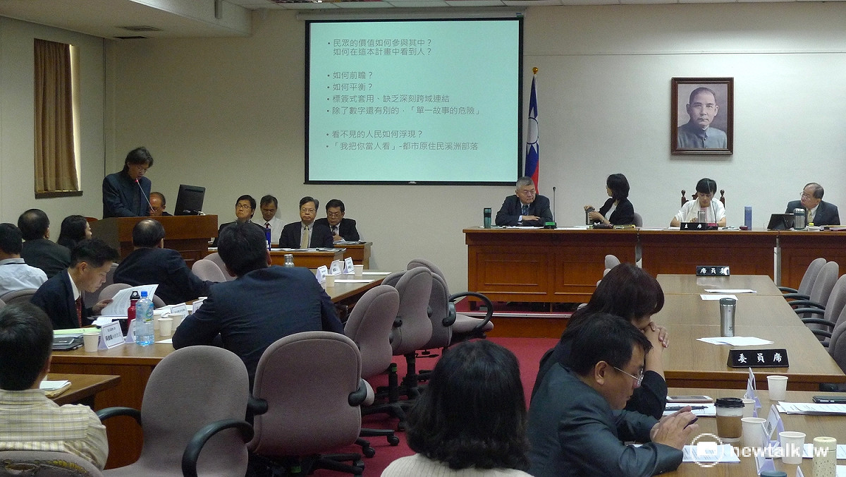 專家於「前瞻建設計畫」公聽會表示，計畫應納入民眾參與、地方需求、課責機制，才不會淪為蚊子館。 圖：汪少凡／攝