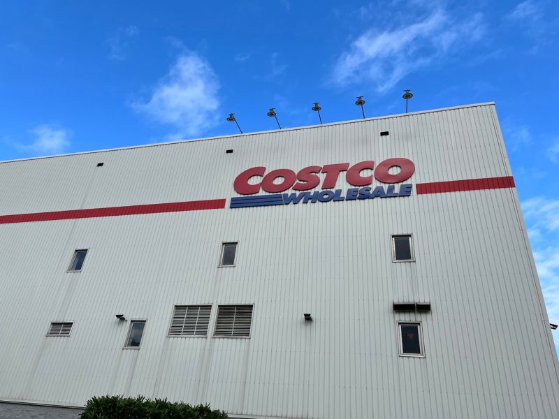 ▲知名美式賣場好市多（Costco）裡頭販賣的美食量多又便宜，CP值相當高。 （圖／記者鍾怡婷攝）