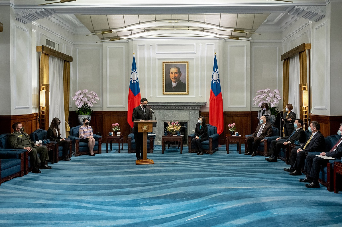 總統蔡英文19日上午接受瓜地馬拉共和國新任駐台特命全權大使巴迪亞（Oscar Adolfo Padilla Lam）呈遞到任國書。 圖：總統府提供