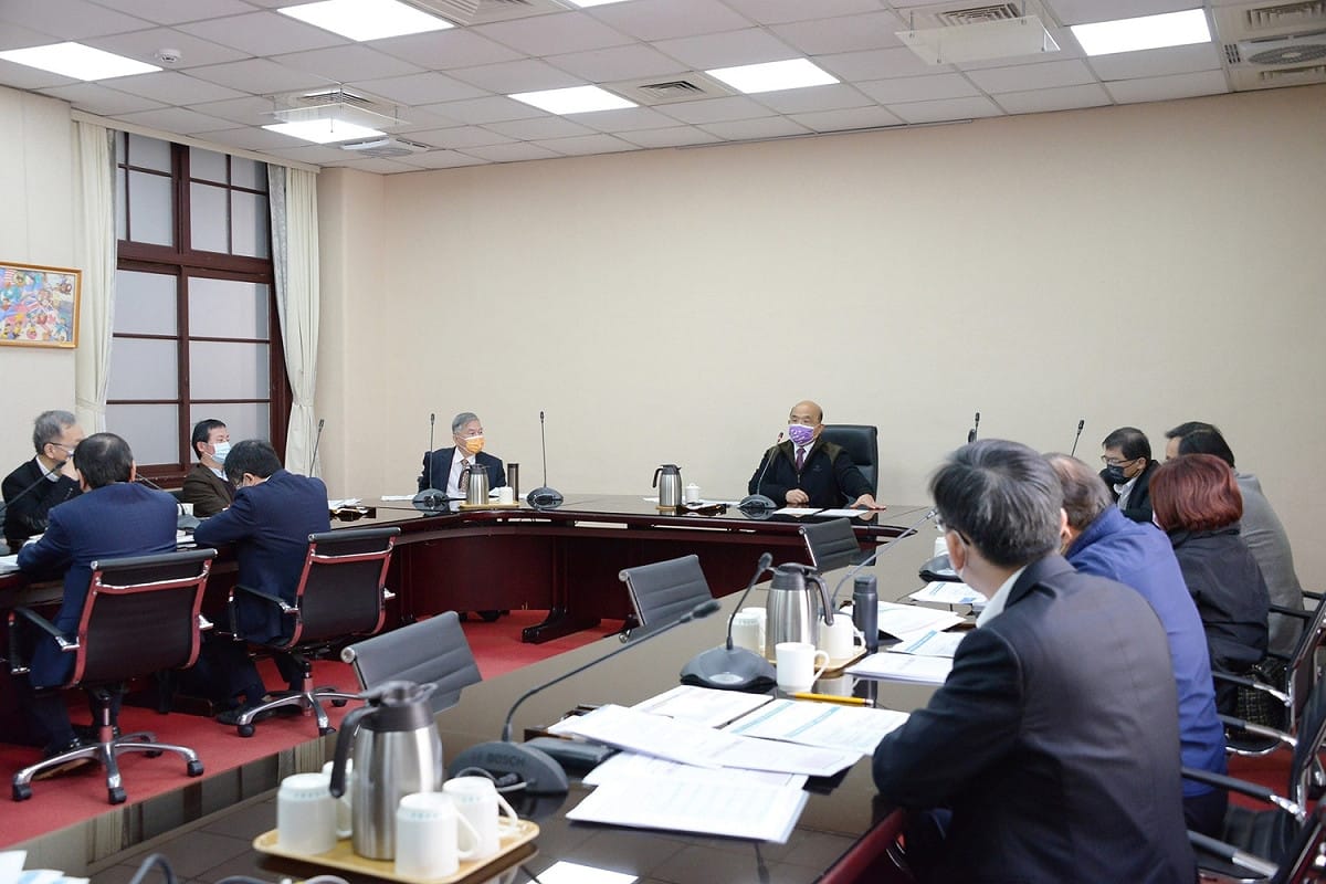 行政院長蘇貞昌今（19）日召開擴大防疫會議。 圖：行政院提供