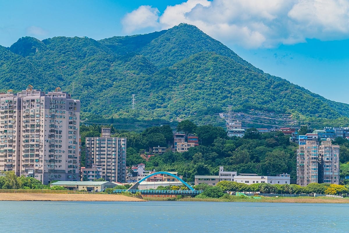 觀音坑溪橋跨越觀音坑溪提供民眾前往八里左岸自行車道遊憩。 圖：新北市高灘處/提供