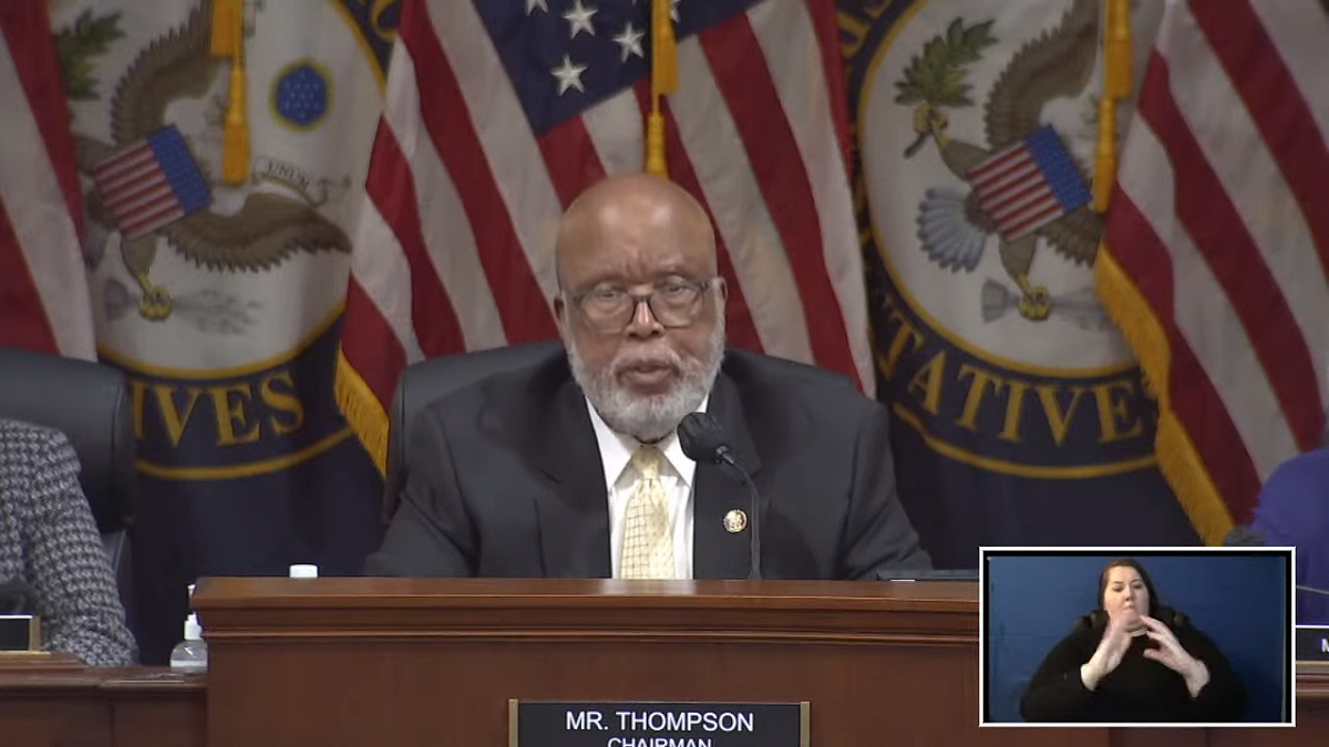 眾議院調查特別委員會（Jan. 6th Select Committee）主席、民主黨籍眾議員湯普森（Bennie Thompson）。 圖：翻攝自Jan. 6th Select Committee影片