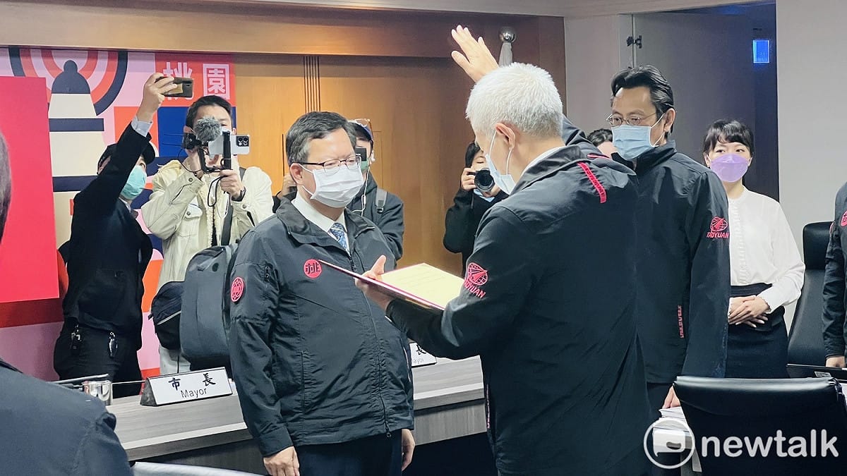 今（21）日是鄭文燦任內最後一次市政會議，副市長李憲明率一級機關政務首長總辭。 圖：林昀真/攝