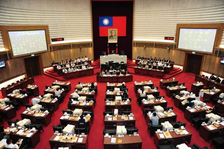 高雄市議會25日開議將上演議長爭奪戰。 圖：翻攝高雄市議會臉書（資料照）