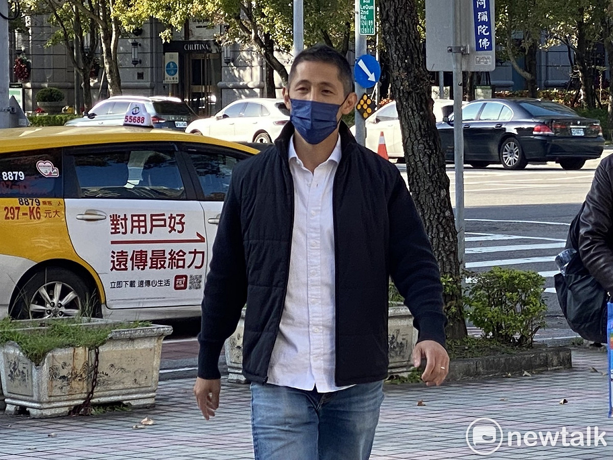 民進黨台北市第三選區立委補選候選人吳怡農今天下午前往金泰里拜會無黨籍里長游進義。 圖：周煊惠 / 攝