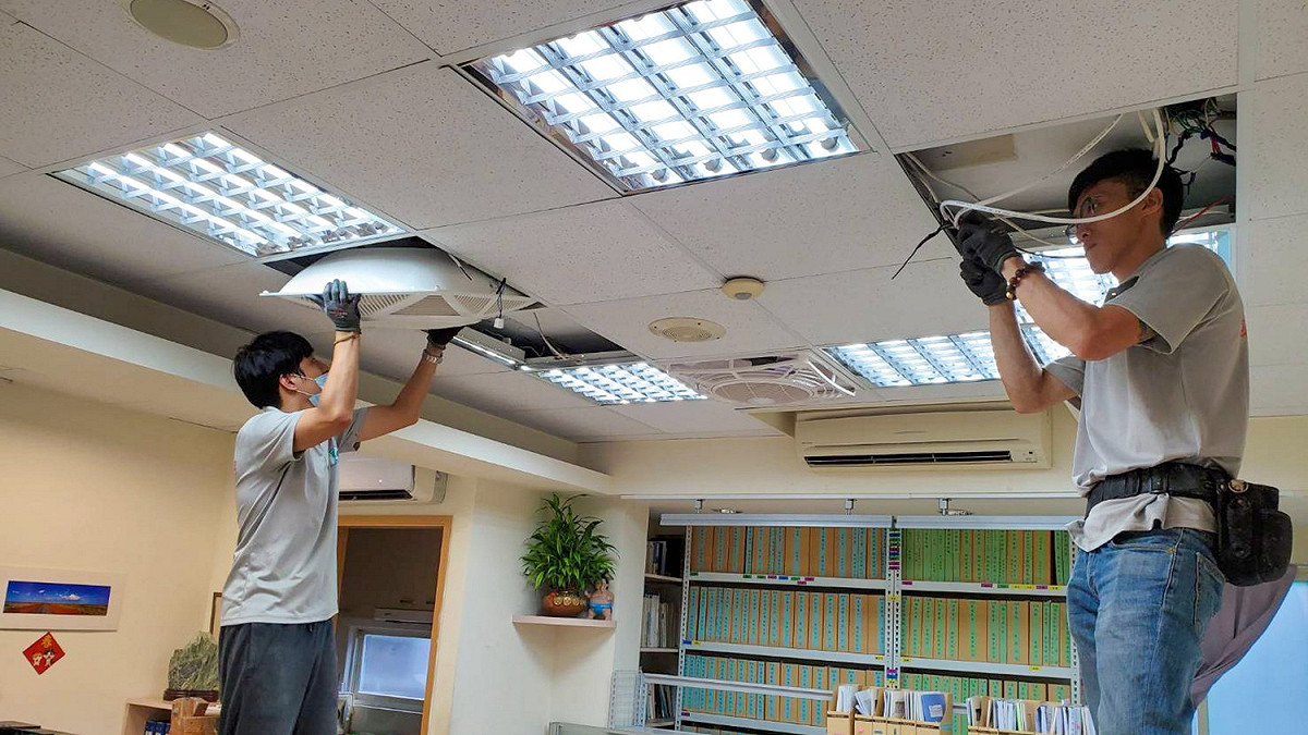 新北業者可透過「新北市店面節能設計示範指引」落實節能改造，凡使用智慧節能系統，或建築選用隔熱與空間節能設計，就可申請補助。 圖：新北市經發局提供
