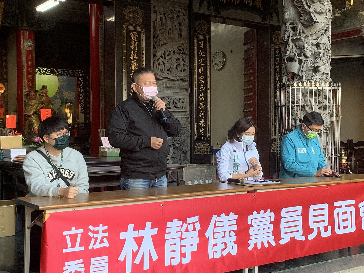 黨部主委李天生回應黨員們的意見。 民進黨台中市黨部/提供