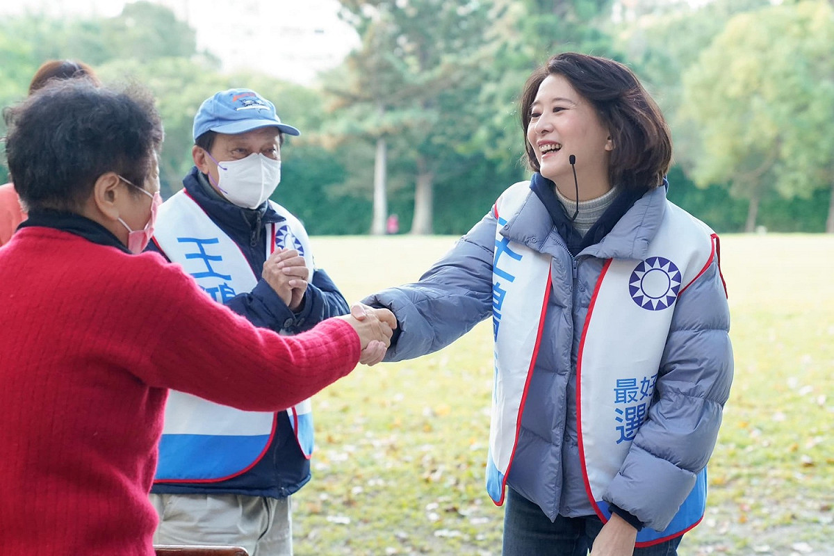 王鴻薇強調， 1 月 8 日是 2024 的前哨站，讓現在的民進黨知道，人民繼續有憤怒的聲音，呼籲大家無論風雨都要記得投票。 圖：王鴻薇臉書