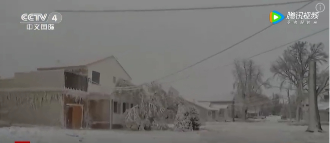 美國耶誕節遇暴風雪，紐約宛如被冰封。 圖 : 翻攝自央視