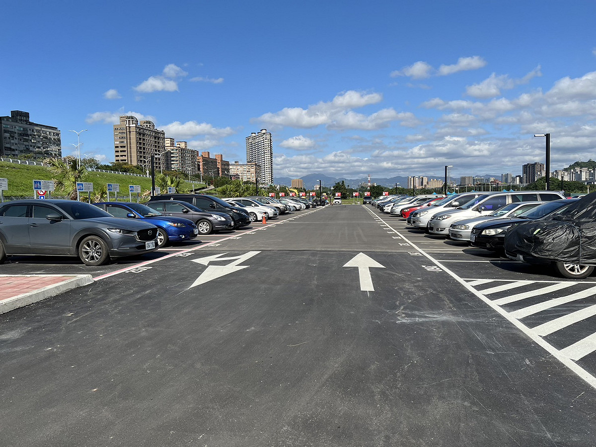 秀朗追風停車場身障、婦幼專用車格都有依規定提供。 圖：新北市高灘處提供