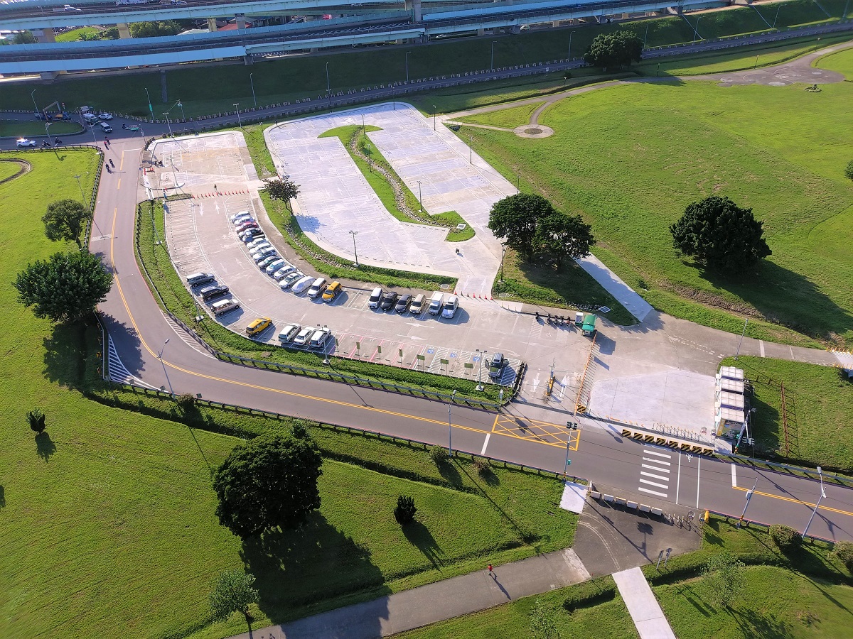 樂遊天地停車場-擴建後空拍照片。 圖：新北市高灘處提供