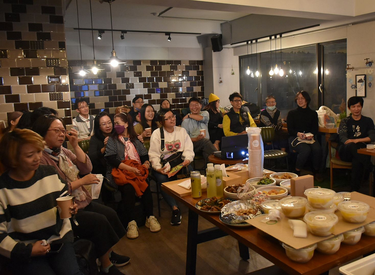 「左營舊市美」品牌成員分享兩年來的心情點滴。 圖：孫家銘攝