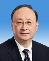 傳聞正在發燒的北京市委書記尹力到現場之後痛哭，要求找更多冷凍庫存放遺體。 圖：翻攝自百度百科