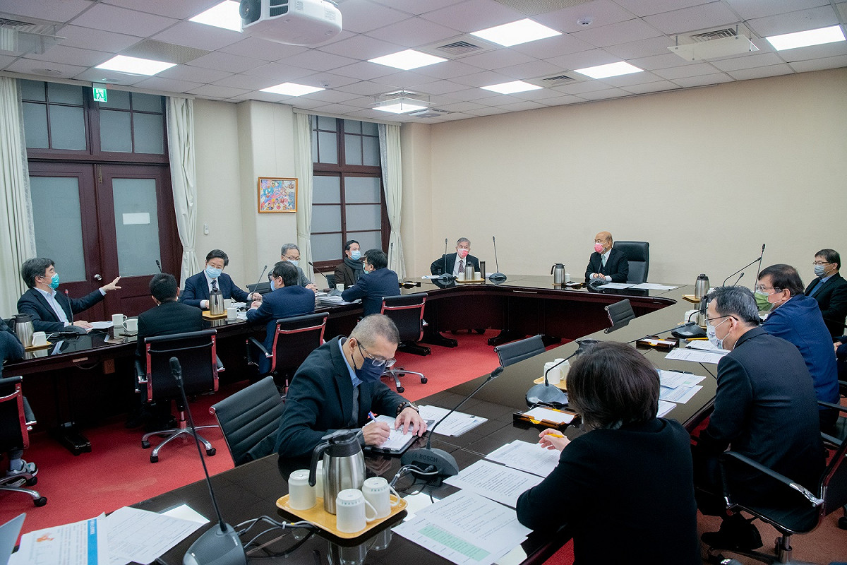 針對中國疫情發展以及秋冬疫情升溫，行政院長蘇貞昌院長今（28）日臨時召開擴大防疫會議。 圖：行政院提供