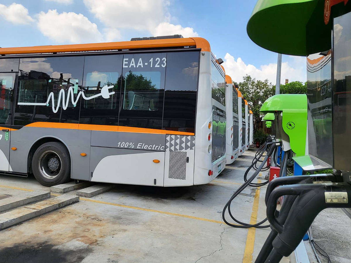 公車電動化。 圖：新北市環保局提供
