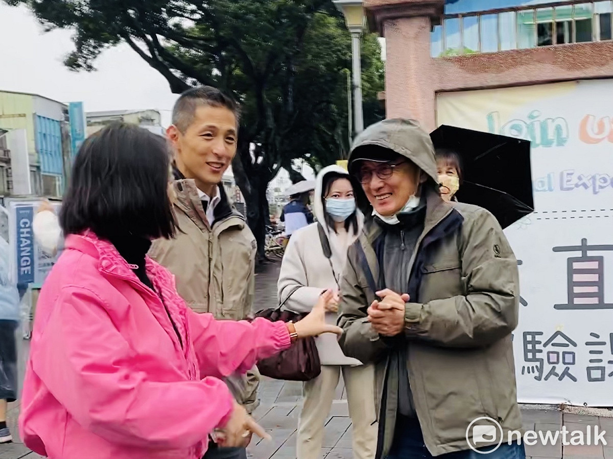 吳怡農父親、學者吳乃德(圖右)。 圖：周煊惠 / 攝(資料照)