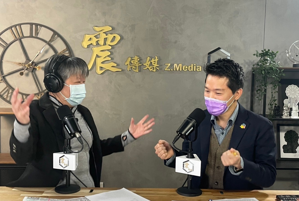 何志偉今接受網路節目「新聞不芹菜」專訪。 圖：震傳媒提供