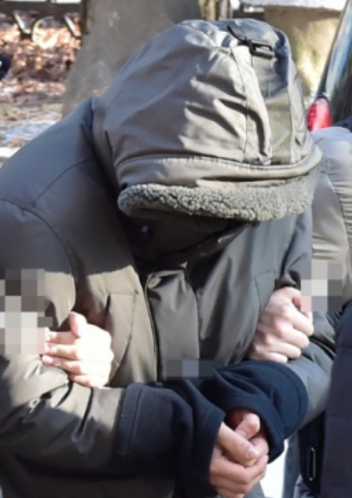 南韓 31 歲男子李基英涉嫌在不到半年內殺害2人，警方已公布其個人資訊。 圖：翻攝自環球網