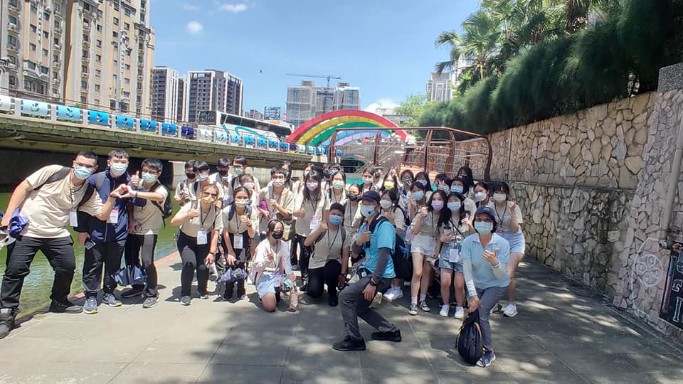 中港大排志工隊的志工導覽今年已經服務了26場1857人，生態维護工作26場660人次。 圖：新北市水利局提供