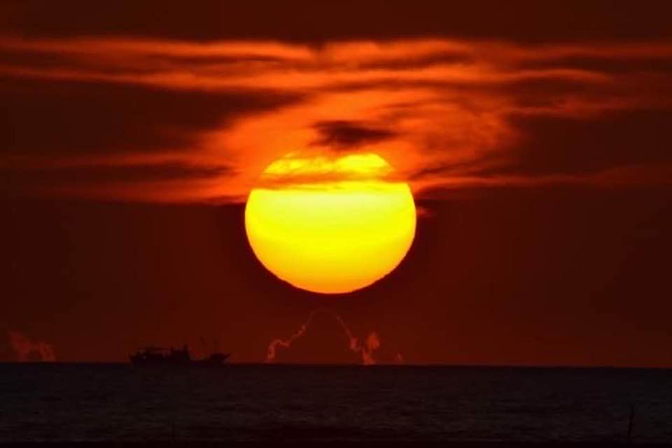 今年台灣平地最晚日沒地方是台南市西邊的七股海堤。(資料照) 圖：取自鄭明典臉書