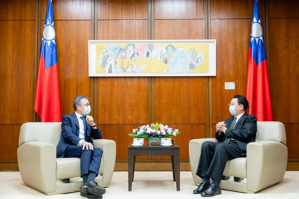 民主聯盟基金會拉斯穆森主席拜會外交部長吳釗燮。 圖：外交部/提供