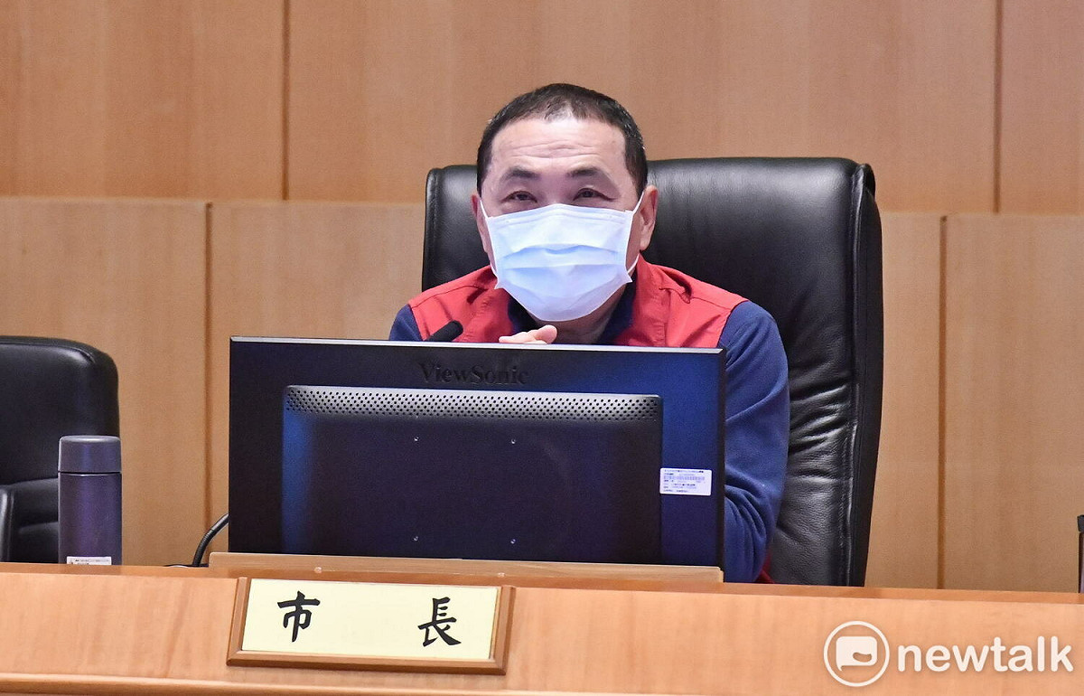 侯友宜表示，多出的稅收發給民眾是必然的，政策推動過程也應考量如何帶動庶民經濟。 圖：林昀真/攝