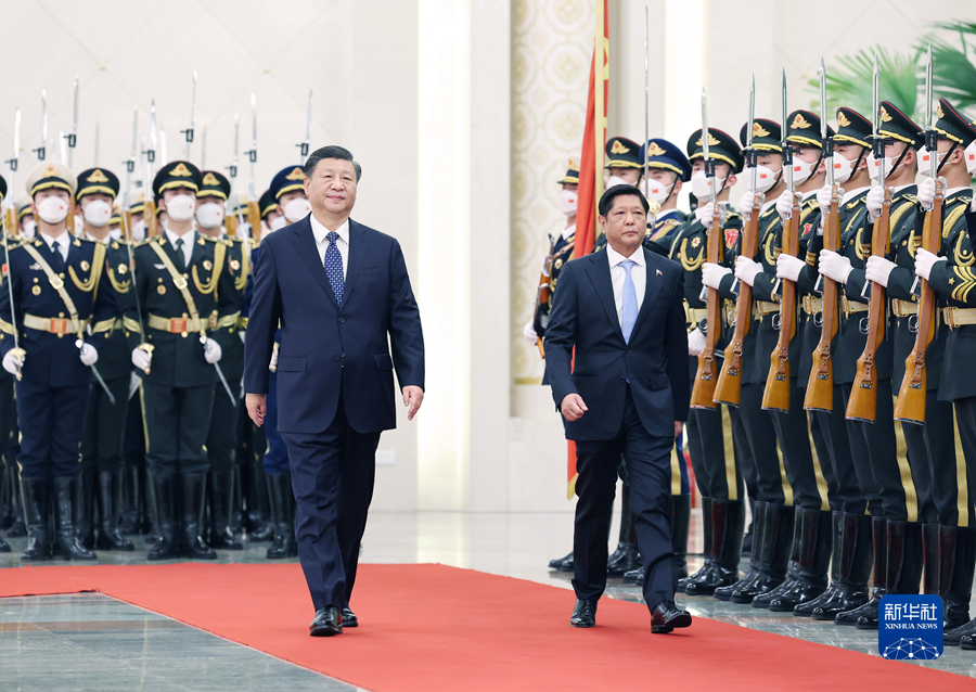菲律賓總統馬可仕訪中，中共領導人習近平親自迎接。 圖：翻攝自新華社