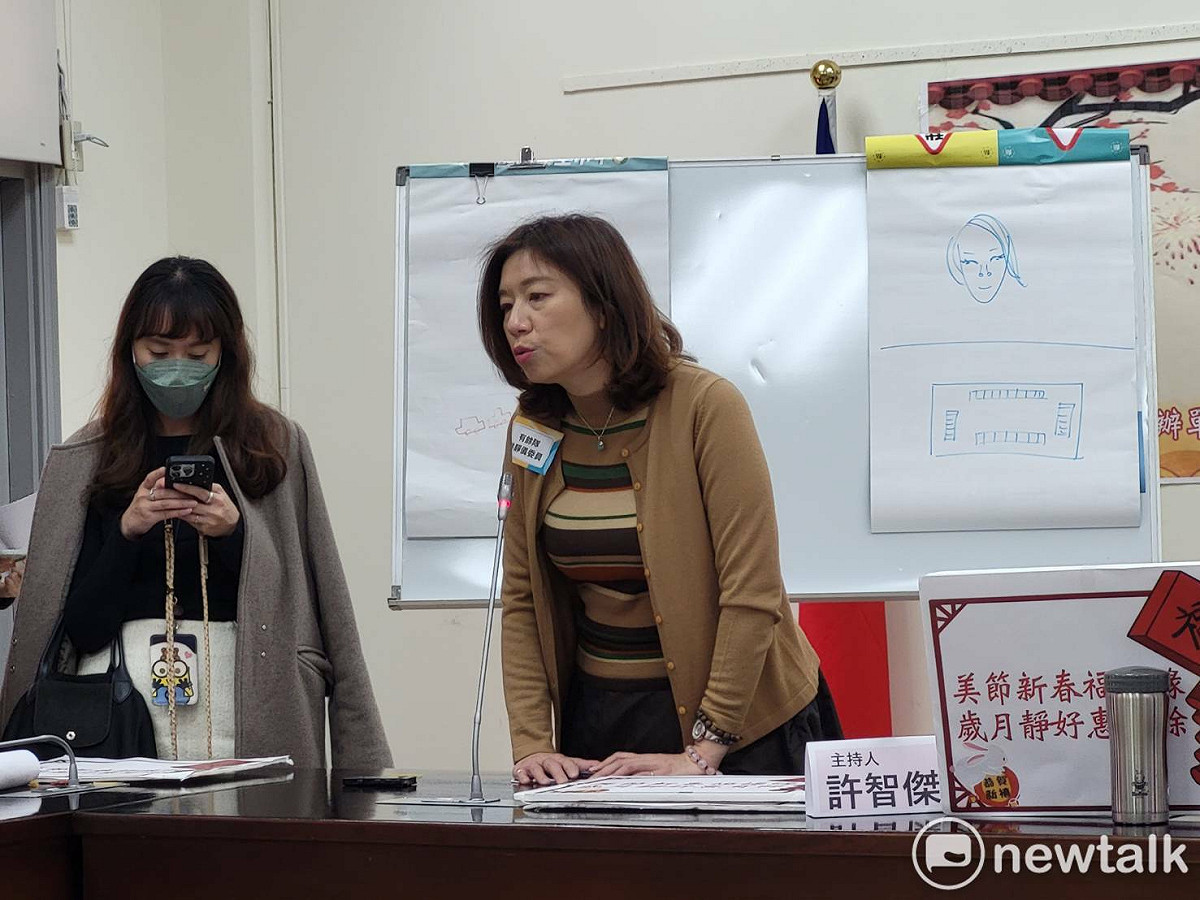 民進黨林靜儀(右)。 圖：陳佩君／攝