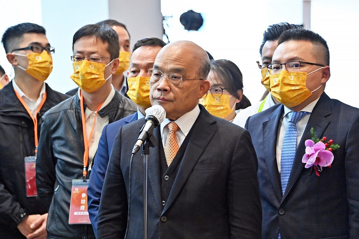 行政院長蘇貞昌今（6）天上午出席「Q Burger台灣營運總部開幕典禮」前受訪。 圖：行政院提供