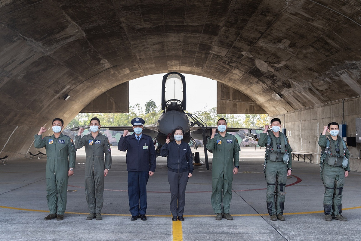 總統蔡英文視察空軍第四聯隊 圖：總統府提供