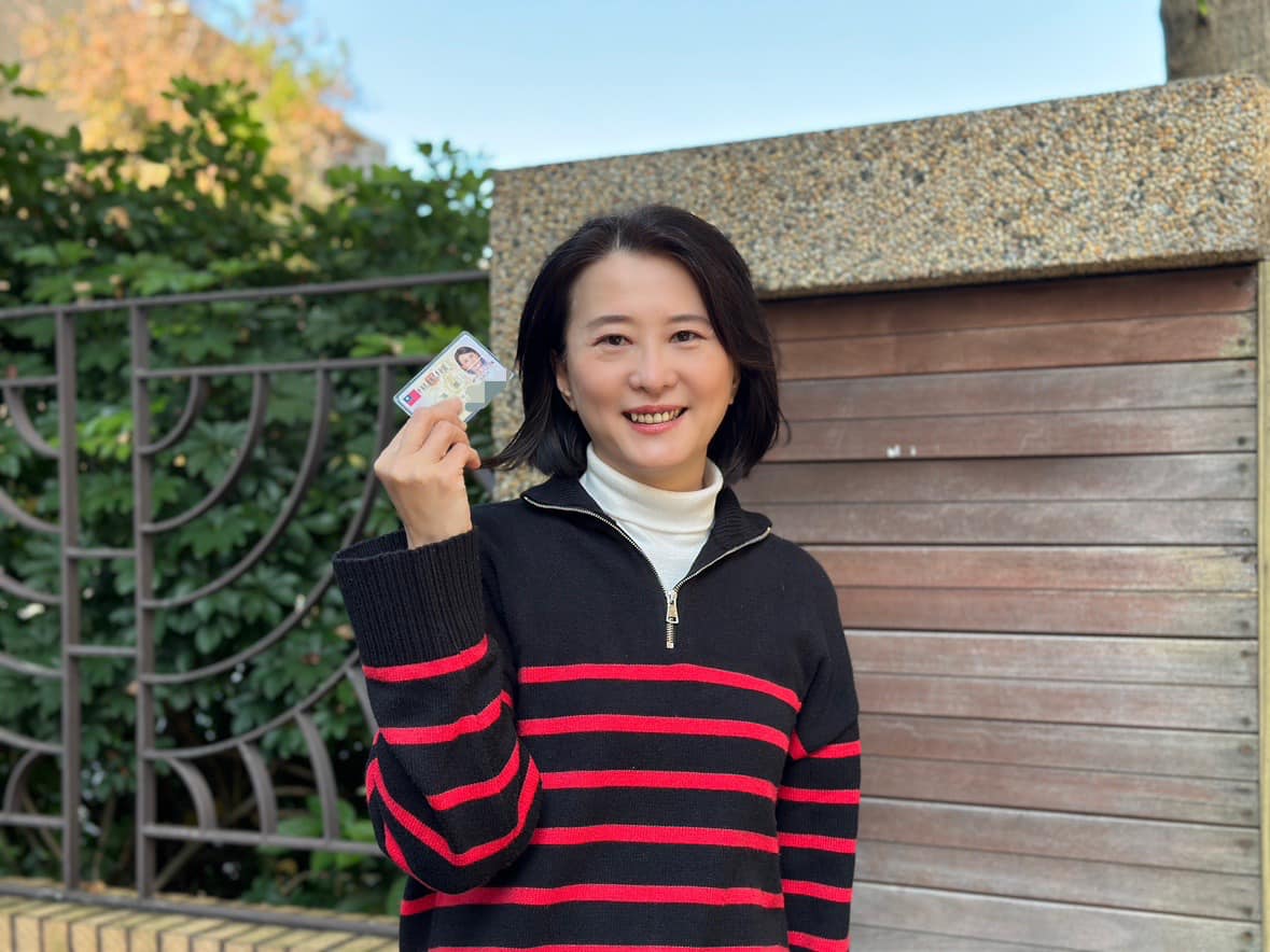 國民黨台北市第三選區立委補選候選人王鴻薇今（8）天一度忘記帶身分證，導致去了投票所卻無法投票。 圖：擷取自王鴻薇臉書