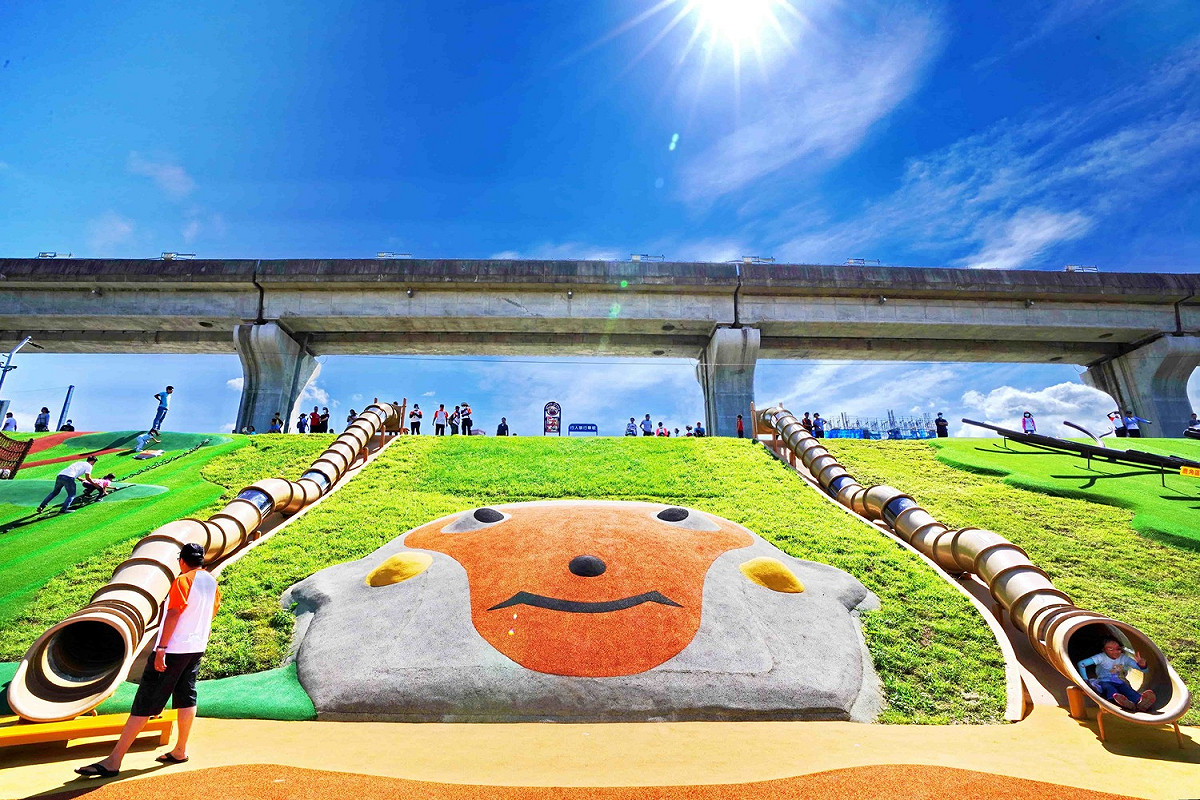 熊猴森樂園位於新北大都會公園內，是全台最大全齡共融的堤坡滑梯樂園。 圖：新北市高灘處提供