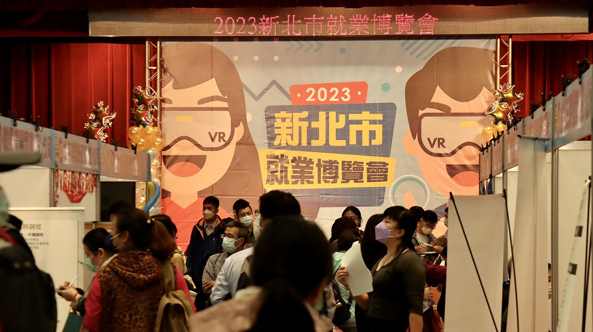 現場求職人潮。 圖：新北市就服處/提供