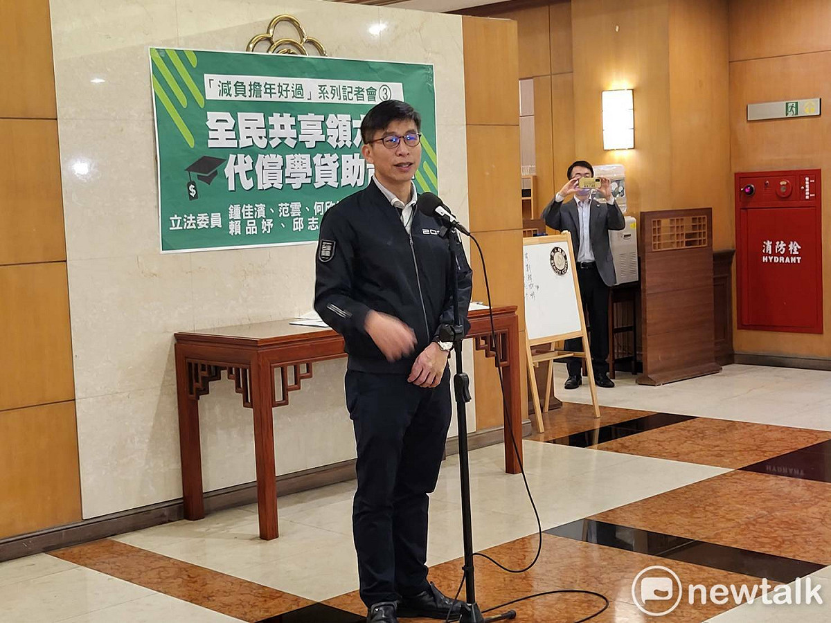 民進黨立委鍾佳濱。 圖：陳佩君／攝